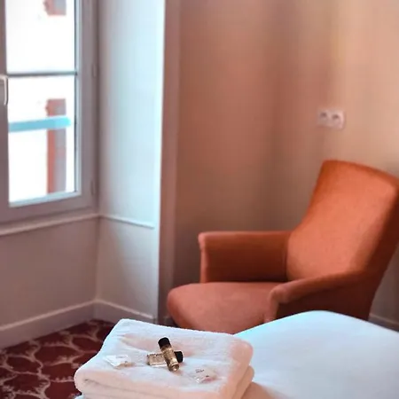 Grand De La Poste Сен-Жан-де-Люз