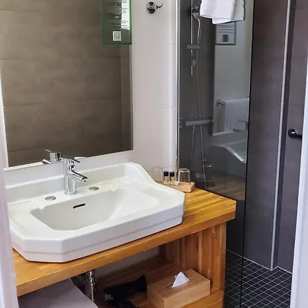 Grand De La Poste Сен-Жан-де-Люз