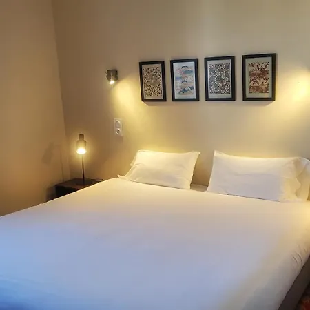 Grand De La Poste Сен-Жан-де-Люз