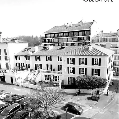 Grand De La Poste