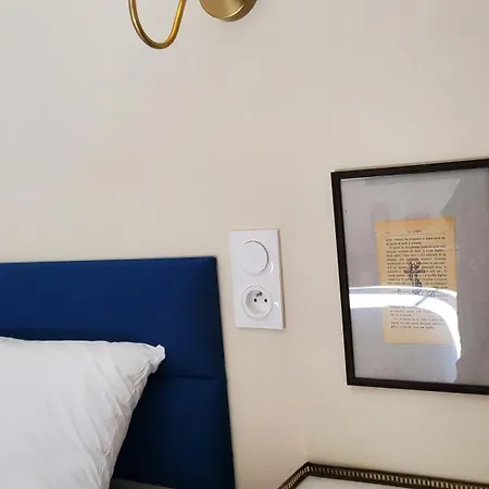 Grand De La Poste Сен-Жан-де-Люз