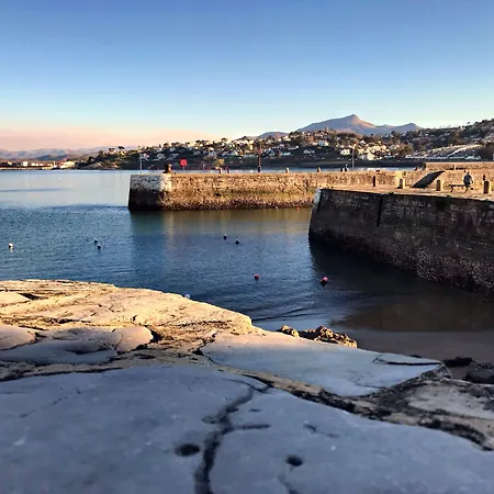 Grand De La Poste Сен-Жан-де-Люз