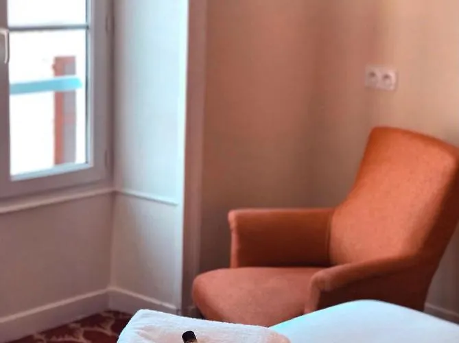 Grand De La Poste Saint-Jean-de-Luz